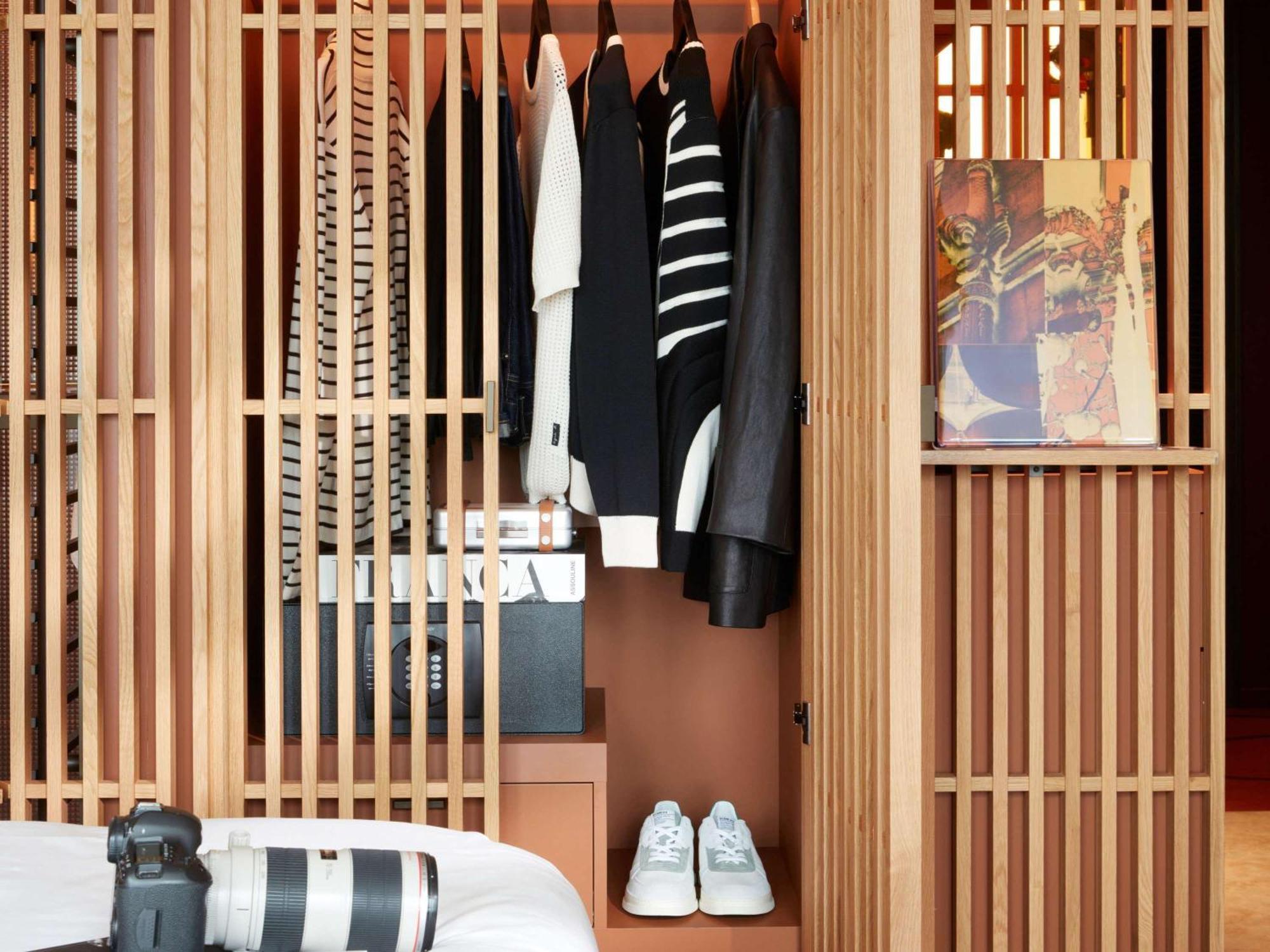 So/ Paris Hotel エクステリア 写真 A wardrobe