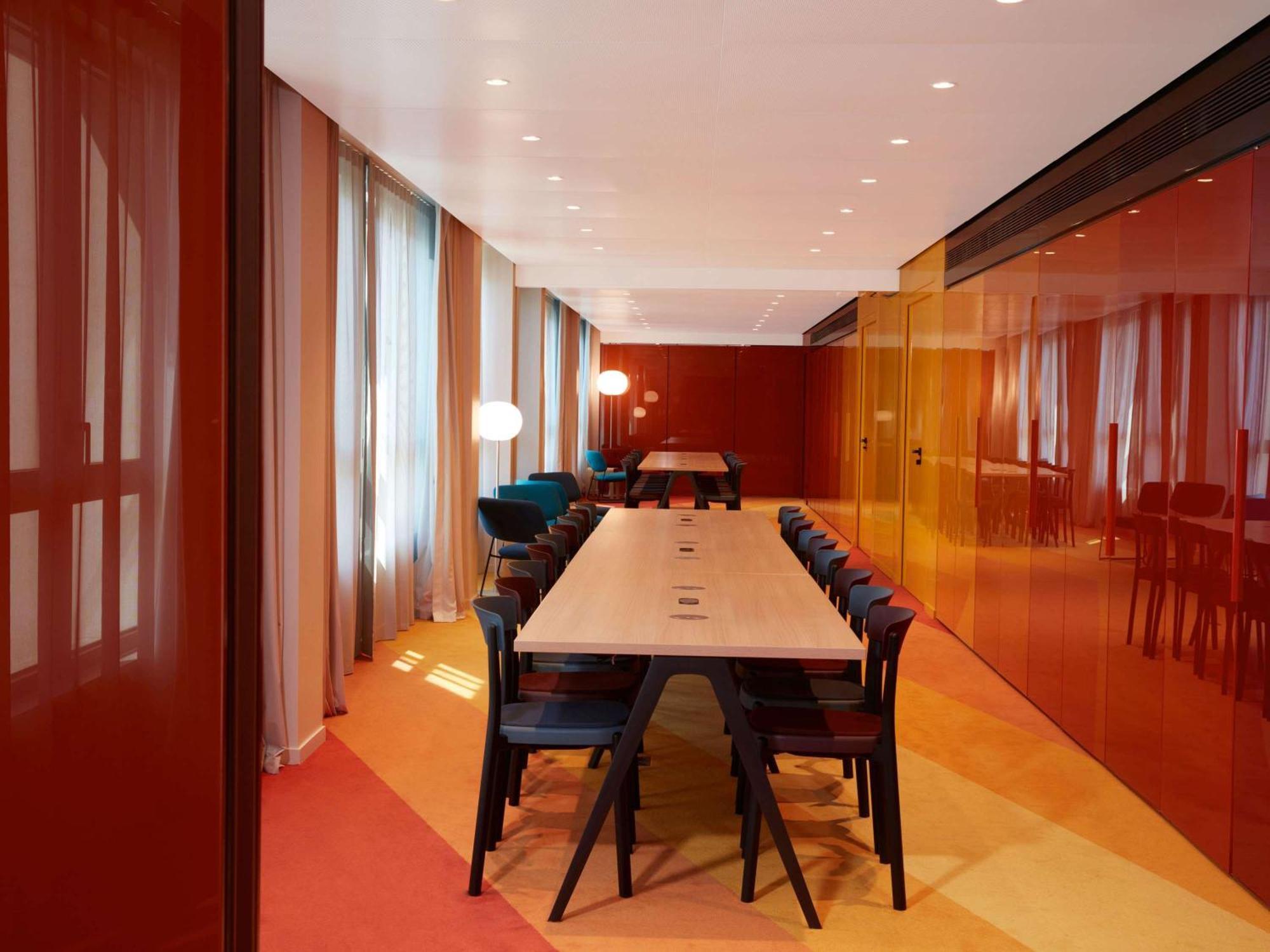 So/ Paris Hotel エクステリア 写真 The interior of the library