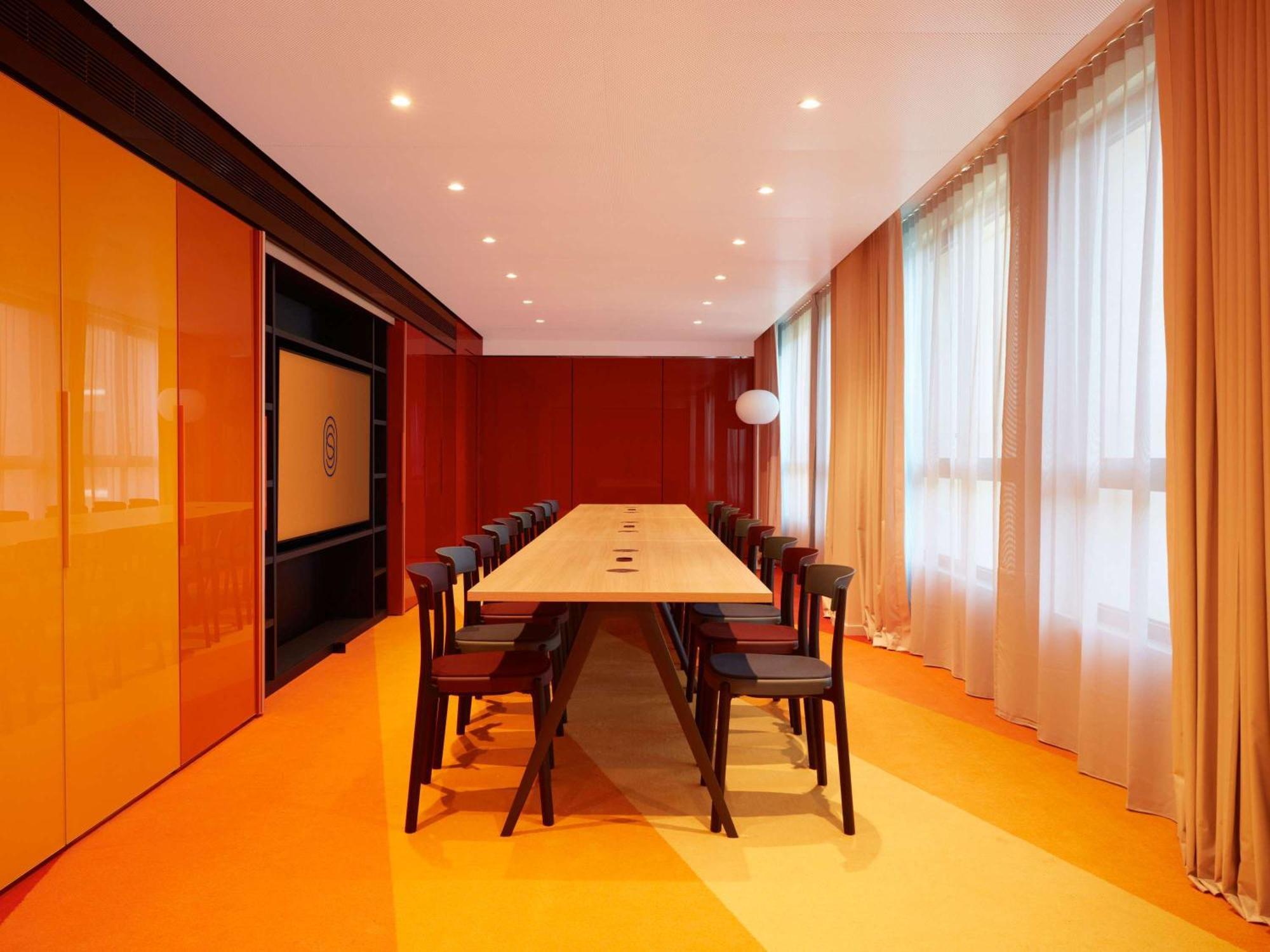So/ Paris Hotel エクステリア 写真 The boardroom at the headquarters of the European Anti-fraud Authority
